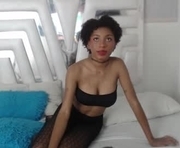 effie_cooper is a 18 year old female webcam sex model.