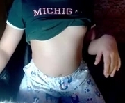 missalona69 is a 18 year old female webcam sex model.