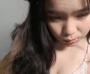 yanapeach is a 18 year old female webcam sex model.
