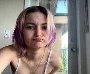 keafywifiy is a 21 year old female webcam sex model.