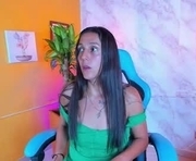 luna_skinny_ is a  year old female webcam sex model.