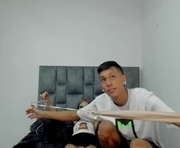 zoe_painn is a 19 year old couple webcam sex model.