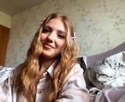 alfrediamalcom is a 18 year old female webcam sex model.