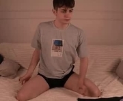 zest_kiss is a 19 year old male webcam sex model.
