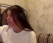 terranaufzinger is a 18 year old female webcam sex model.