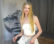lorettabenzing is a 18 year old female webcam sex model.