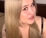 elenoraoberfell is a 18 year old female webcam sex model.