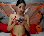 penelope_petit18 is a  year old female webcam sex model.