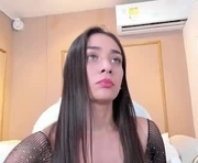 nahimithompson is a 31 year old female webcam sex model.