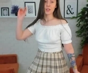 naomi_parsons is a 19 year old female webcam sex model.