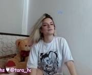 tara_hs is a 23 year old female webcam sex model.
