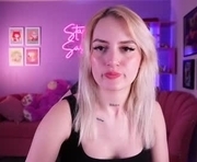 isabellacrz is a 22 year old female webcam sex model.