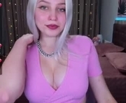 alicefreman is a 18 year old female webcam sex model.