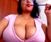 reddiammond is a 36 year old female webcam sex model.
