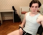 oliver_travis is a 24 year old male webcam sex model.