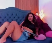 leyla_jackson is a 18 year old female webcam sex model.