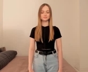 beckyeckersley is a 18 year old female webcam sex model.