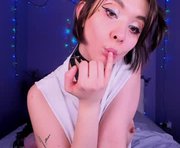 sonyasparkle is a 23 year old female webcam sex model.