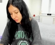 karensvip is a 33 year old female webcam sex model.