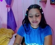 brooklyn_r is a 18 year old female webcam sex model.