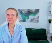 eliza_wilsoon is a  year old female webcam sex model.