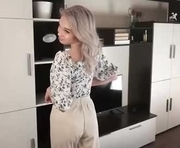 barbie_loveey is a 18 year old female webcam sex model.