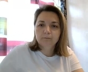 _hendy_ is a  year old female webcam sex model.