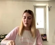 venus_in_glow is a 18 year old female webcam sex model.