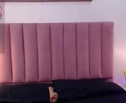 alanagh_ is a 44 year old female webcam sex model.