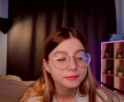 eldaburks is a 18 year old female webcam sex model.
