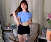randicure is a 18 year old female webcam sex model.