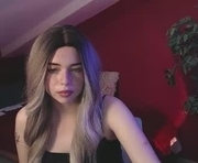 hypequeen_ is a 18 year old female webcam sex model.
