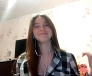 savannasotos is a 18 year old female webcam sex model.