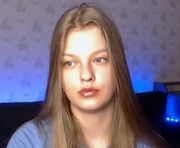 emysway is a 19 year old female webcam sex model.