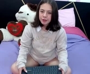 danniabbey is a 18 year old female webcam sex model.