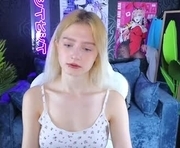 jenny_bunny_ is a 18 year old female webcam sex model.