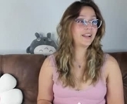 hazelbrownn23 is a 20 year old female webcam sex model.