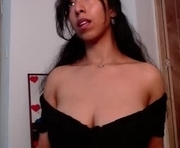hanny_bomm is a  year old female webcam sex model.
