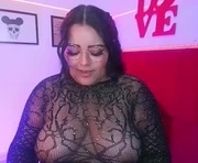 moon_sunflowers is a 24 year old female webcam sex model.