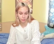sienahill is a 18 year old female webcam sex model.