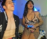 hollypurple is a 19 year old couple webcam sex model.