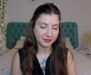 sunny_day_18 is a 19 year old female webcam sex model.
