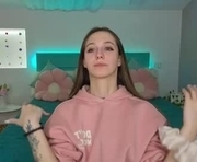 little_cherry___ is a 18 year old female webcam sex model.
