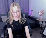 melanibell is a  year old female webcam sex model.
