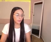 keirafox1 is a 21 year old female webcam sex model.