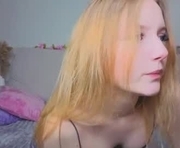 kristenfil is a 18 year old female webcam sex model.