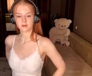 cyndydemyan is a 18 year old female webcam sex model.