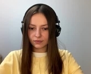 next_fantasy_bb is a 20 year old female webcam sex model.