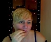 oliviaoskar_ is a 34 year old female webcam sex model.