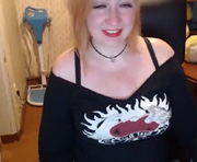charlottextasty is a 41 year old female webcam sex model.